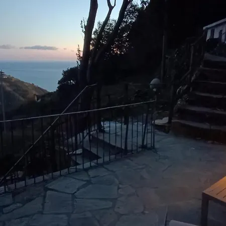 La Quiete Accesa Vernazza
